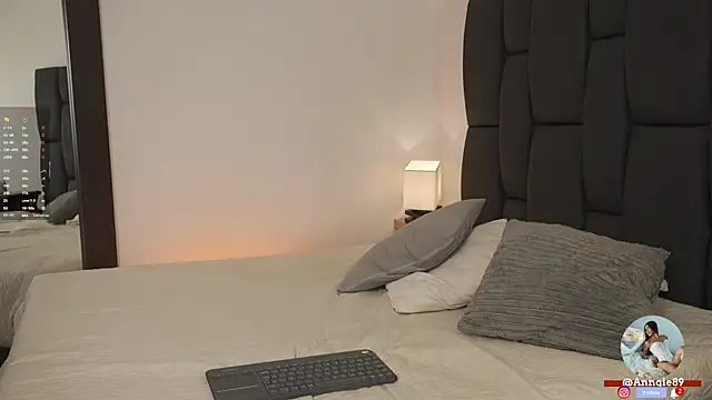 MelisaLopez  online show from November 8, 2025, 12:38 pm