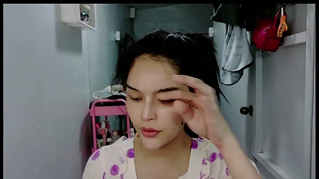 Snapshot of ellestellar chatting on July 19, 2026, 9:02 am ellestellar online show from July 19, 2026, 9:02 am