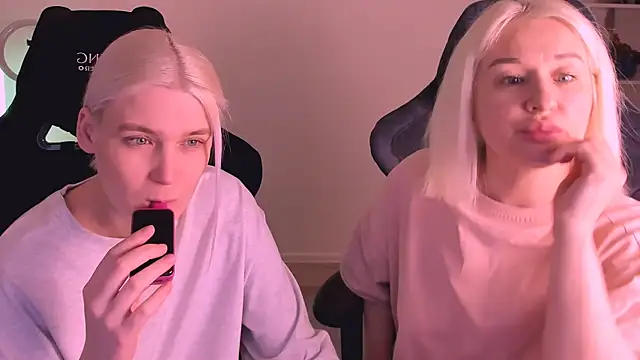 hotblonds online show from January 27, 2025, 2:24 pm