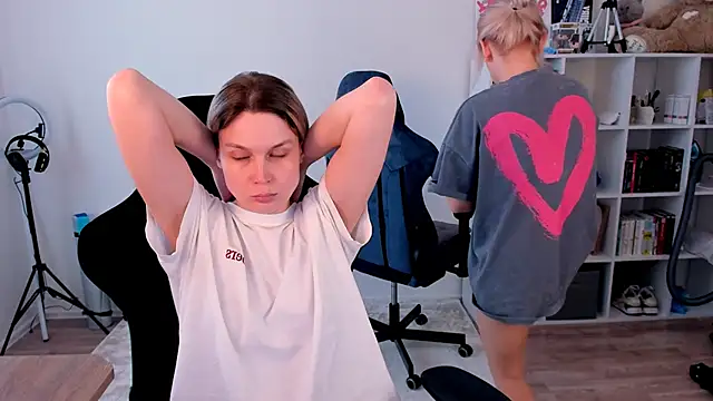 hotblonds online show from February 27, 2026, 12:05 pm