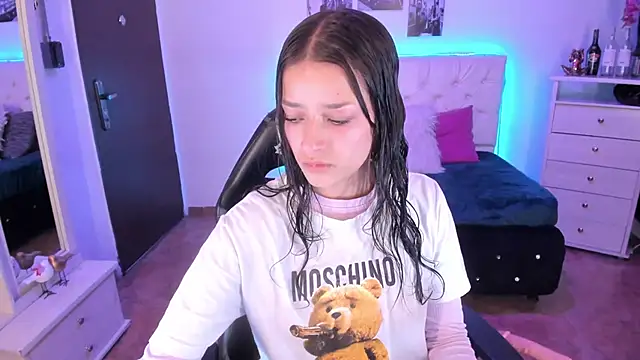 Amaia Daniells online show from December 20, 2024, 3:47 am