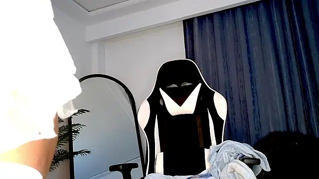 bigbootycyone online show from September 24, 2025, 9:45 am