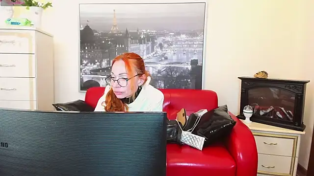 softlysoftlyasbeauty online show from September 18, 2025, 1:02 pm