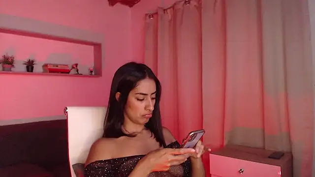 Snapshot of Brown_skin11 chatting on December 13, 2024, 12:20 am Brown skin11 online show from December 13, 2024, 12:20 am