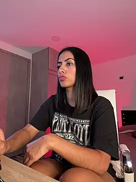 Snapshot of Brown_skin11 chatting on January 2, 2025, 10:01 pm Brown skin11 online show from January 2, 2025, 10:01 pm