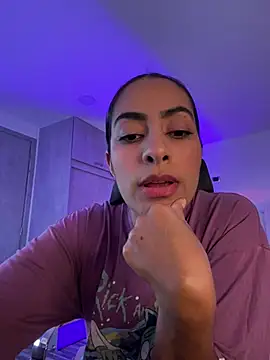 Snapshot of Brown_skin11 chatting on March 7, 2025, 11:38 pm Brown skin11 online show from March 7, 2025, 11:38 pm