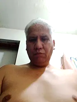 Snapshot of Momlover2022 chatting on May 24, 2026, 7:08 pm Momlover2022 online show from May 24, 2026, 7:08 pm