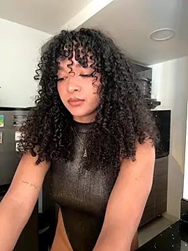 Snapshot of mariam_hill chatting on October 4, 2025, 4:16 pm mariam hill online show from October 4, 2025, 4:16 pm