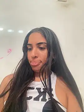 Snapshot of katyc_love chatting on February 25, 2026, 9:46 pm katyc love online show from February 25, 2026, 9:46 pm