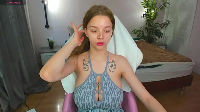 Lesya Flin online show from October 29, 2025, 10:06 am