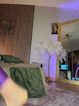 KikiVega online show from April 11, 2026, 12:31 pm