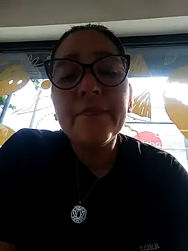 Snapshot of Gatubela212 chatting on February 7, 2025, 4:27 am Gatubela212 online show from February 7, 2025, 4:27 am