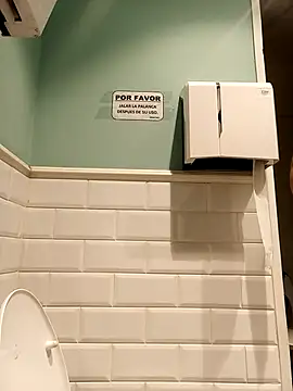 Snapshot of Gatubela212 chatting on February 23, 2025, 5:34 am Gatubela212 online show from February 23, 2025, 5:34 am