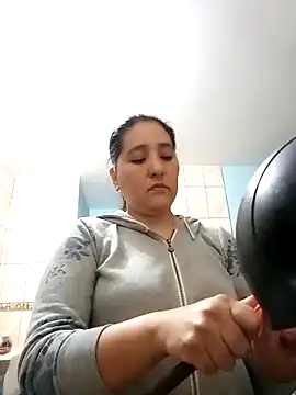 Snapshot of Gatubela212 chatting on October 3, 2025, 11:02 pm Gatubela212 online show from October 3, 2025, 11:02 pm