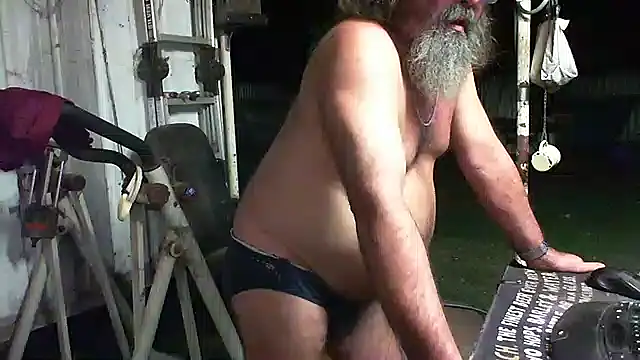 Snapshot of herbie010666 chatting on January 20, 2025, 11:24 am herbie010666 online show from January 20, 2025, 11:24 am
