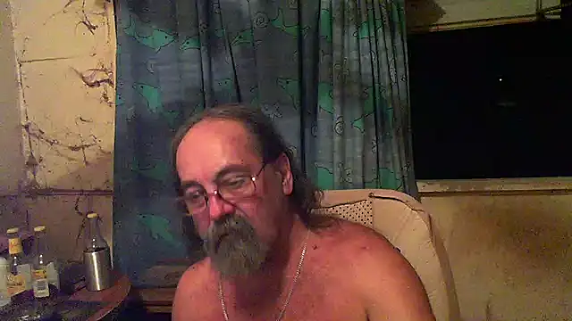 Snapshot of herbie010666 chatting on February 12, 2025, 4:54 am herbie010666 online show from February 12, 2025, 4:54 am