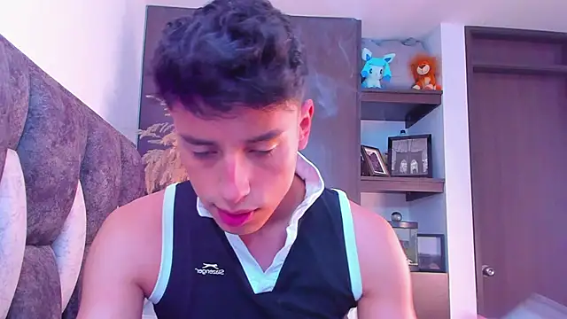 Snapshot of I_Gabriel chatting on December 7, 2024, 8:38 pm I Gabriel online show from December 7, 2024, 8:38 pm