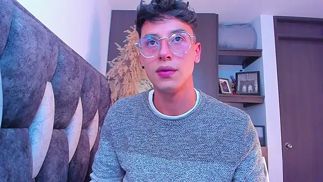 Snapshot of I_Gabriel chatting on December 11, 2024, 12:54 am I Gabriel online show from December 11, 2024, 12:54 am