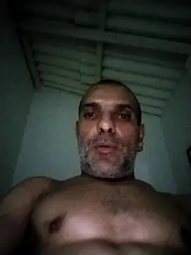 Snapshot of Henrifalcao chatting on October 30, 2025, 7:47 pm Henrifalcao online show from October 30, 2025, 7:47 pm