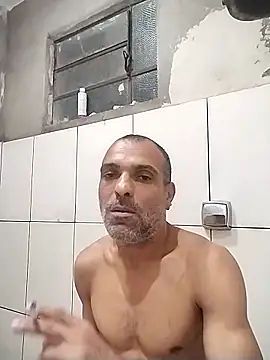 Snapshot of Henrifalcao chatting on November 2, 2025, 1:30 am Henrifalcao online show from November 2, 2025, 1:30 am