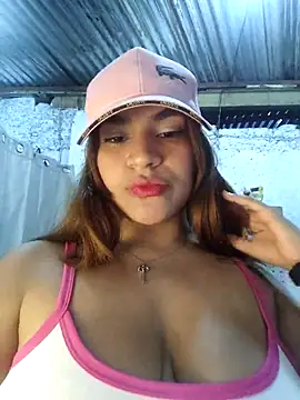 Snapshot of SexyFriends_ chatting on January 18, 2026, 1:31 am SexyFriends online show from January 18, 2026, 1:31 am