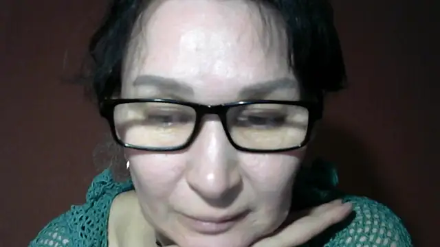 Snapshot of PrettyAndWild chatting on April 19, 2026, 3:33 pm PrettyAndWild online show from April 19, 2026, 3:33 pm