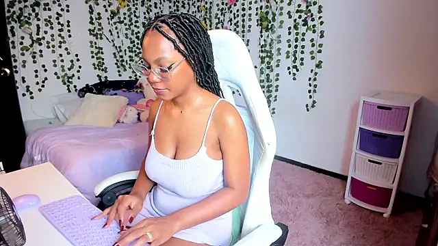 Snapshot of violeta_milleer chatting on December 8, 2024, 5:22 pm violeta milleer online show from December 8, 2024, 5:22 pm