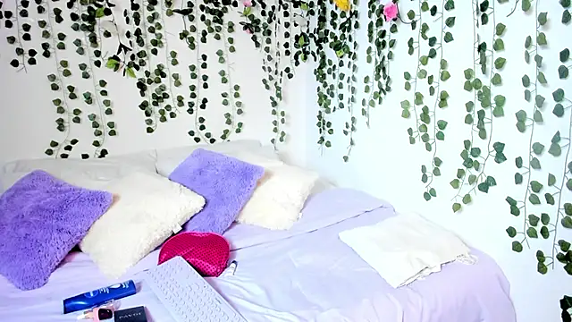 Snapshot of violeta_milleer chatting on February 9, 2025, 2:29 pm violeta milleer online show from February 9, 2025, 2:29 pm