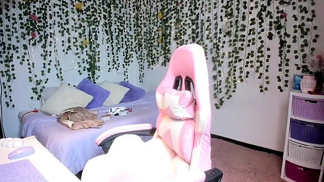 Snapshot of violeta_milleer chatting on September 16, 2025, 3:02 pm violeta milleer online show from September 16, 2025, 3:02 pm