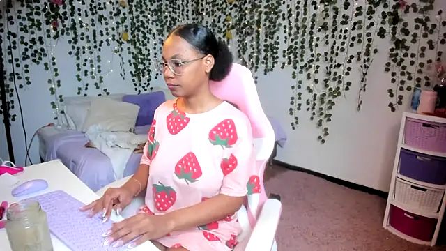 Snapshot of violeta_milleer chatting on September 20, 2025, 3:13 pm violeta milleer online show from September 20, 2025, 3:13 pm