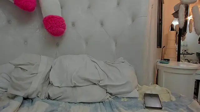 Snapshot of Burlesque_XlX chatting on September 30, 2025, 10:37 pm Burlesque XlX online show from September 30, 2025, 10:37 pm