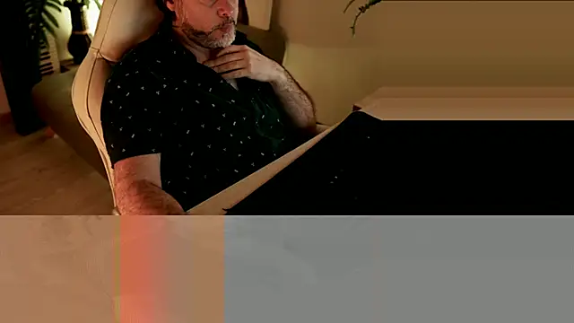 Sanders White online show from December 12, 2024, 3:10 am