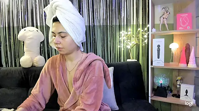 lilly sweett online show from March 31, 2026, 12:34 am