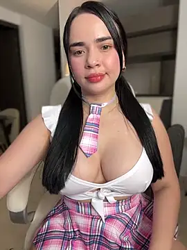 Snapshot of GeorginaJones chatting on January 23, 2025, 2:12 am GeorginaJones online show from January 23, 2025, 2:12 am