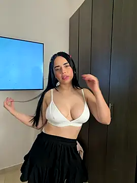 Snapshot of GeorginaJones chatting on October 2, 2025, 11:56 pm GeorginaJones online show from October 2, 2025, 11:56 pm