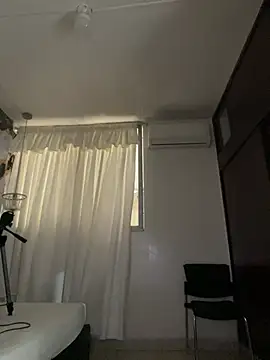 Lia sexx online show from March 20, 2026, 6:35 pm