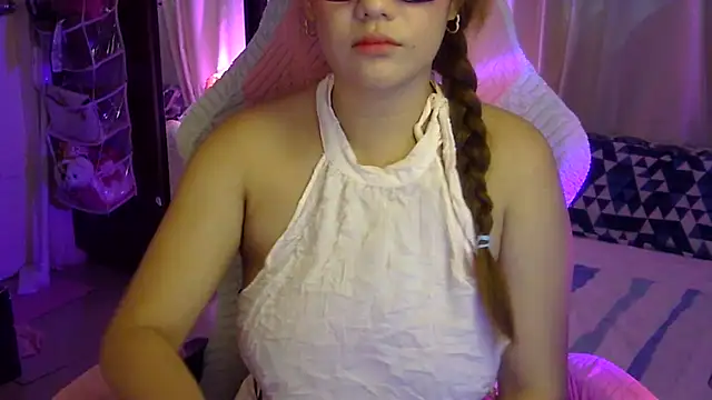 Snapshot of yourbabe_Brielle chatting on July 9, 2026, 2:32 pm yourbabe Brielle online show from July 9, 2026, 2:32 pm
