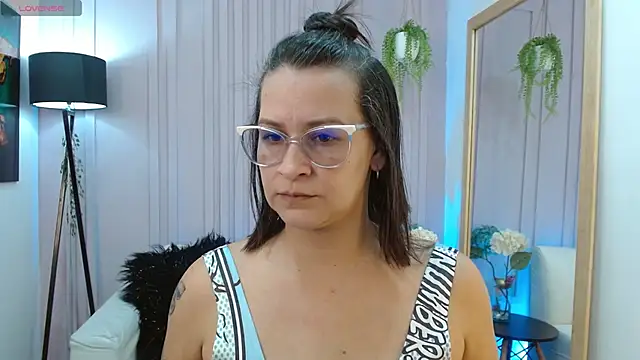 Britney taylor  online show from December 28, 2024, 5:46 pm