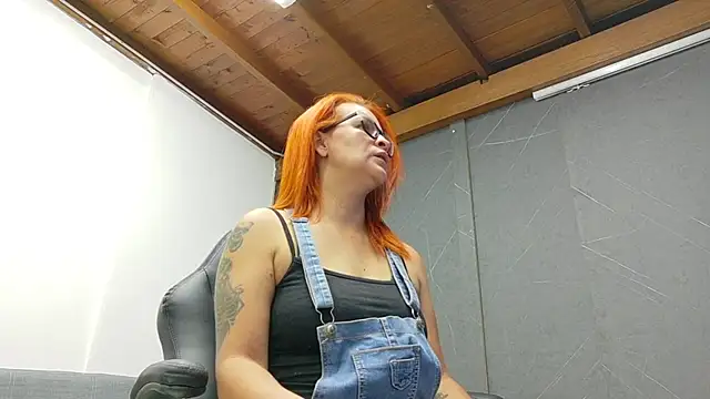 Britney taylor  online show from January 6, 2026, 7:06 pm