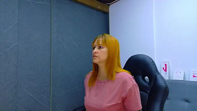 Britney taylor  online show from February 2, 2026, 7:01 pm