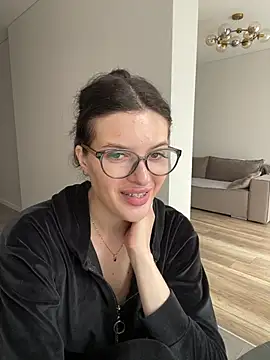 Snapshot of little_belucci chatting on June 7, 2026, 8:40 am little belucci online show from June 7, 2026, 8:40 am