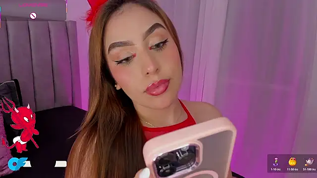 MaddyyLennon online show from October 18, 2025, 3:31 am