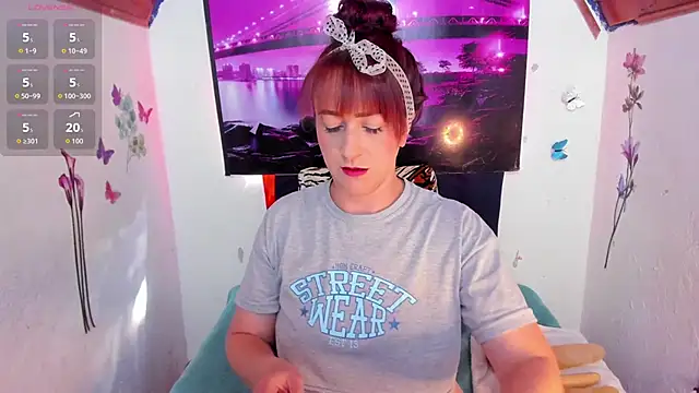 Hannaa32 online show from October 2, 2025, 7:54 pm