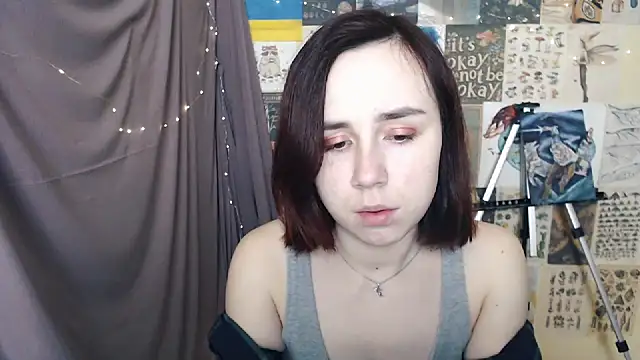 Snapshot of VeryVeryVeryShy_ chatting on January 11, 2025, 6:24 am VeryVeryVeryShy  online show from January 11, 2025, 6:24 am