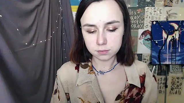 Snapshot of VeryVeryVeryShy_ chatting on February 9, 2025, 4:40 pm VeryVeryVeryShy  online show from February 9, 2025, 4:40 pm
