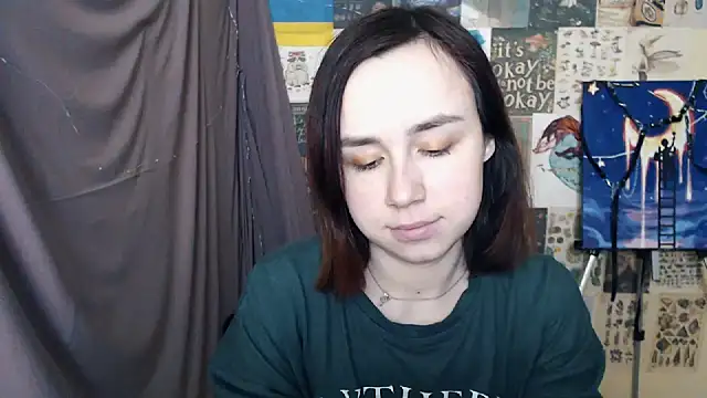 Snapshot of VeryVeryVeryShy_ chatting on February 18, 2025, 7:32 am VeryVeryVeryShy  online show from February 18, 2025, 7:32 am
