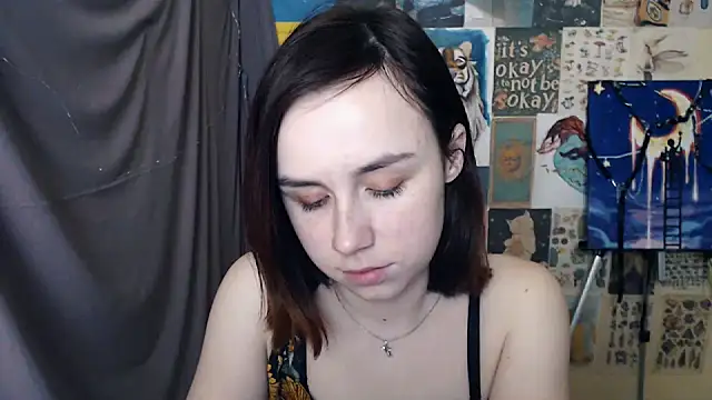 Snapshot of VeryVeryVeryShy_ chatting on February 20, 2025, 12:47 pm VeryVeryVeryShy  online show from February 20, 2025, 12:47 pm