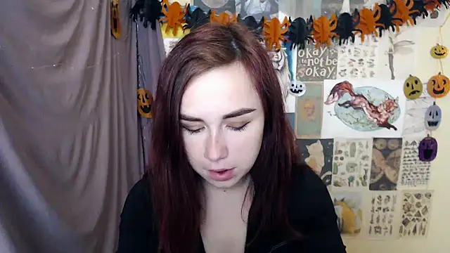 Snapshot of VeryVeryVeryShy_ chatting on October 15, 2025, 5:40 am VeryVeryVeryShy  online show from October 15, 2025, 5:40 am