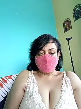 Snapshot of love_suman chatting on February 7, 2026, 6:39 am love suman online show from February 7, 2026, 6:39 am