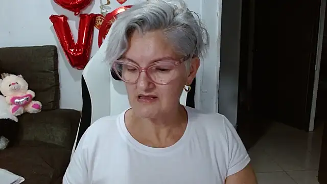 bety-cum2 online show from February 17, 2026, 11:22 pm